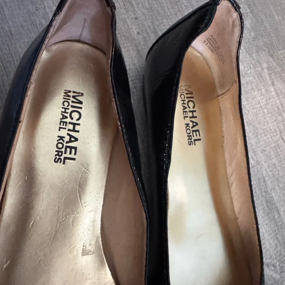 Michael Kors Black Patent Flats with Buckle Detail - Picture 4 of 4